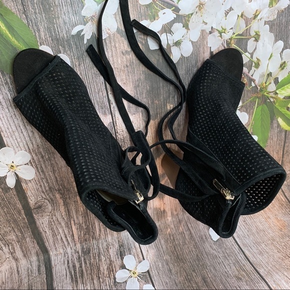 SAM EDELMAN Black Cut Out Perforated Ellery Open Toe Boots Booties size 7 - Picture 4 of 7